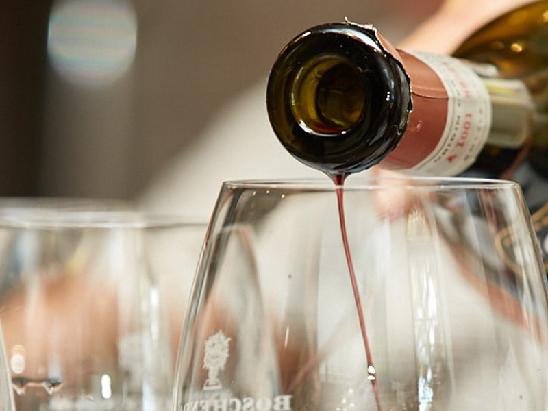 https://server01.winelist.nl/media/cache/16x9_thumb/media/image/brand-banner/Boschendal_wijn.jpg