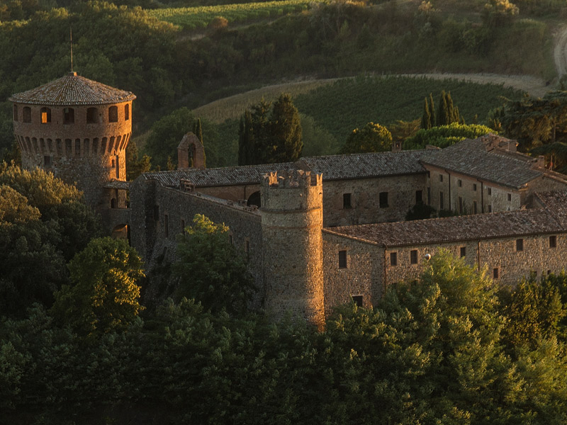 https://server01.winelist.nl/media/cache/16x9_thumb/media/image/brand-banner/CastellodellaSala_Estate.jpg